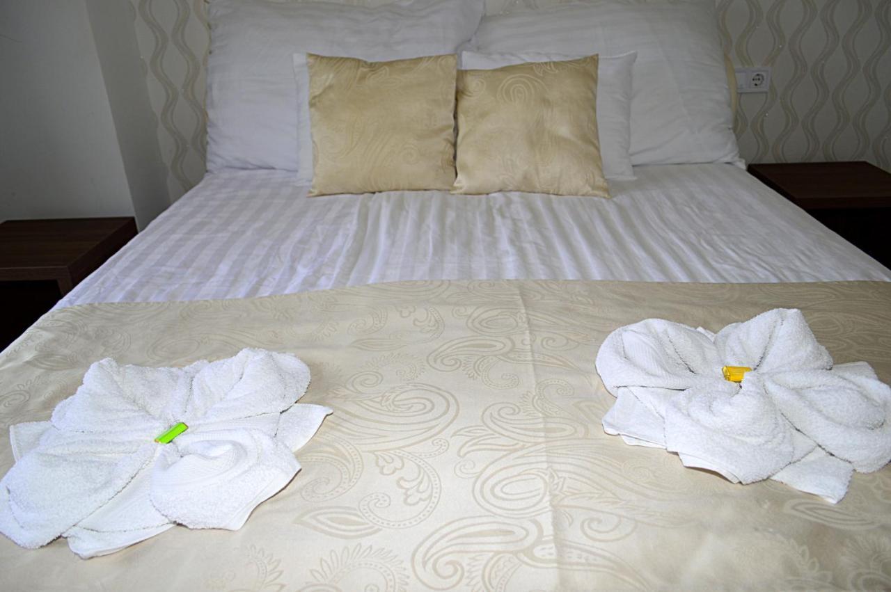 Hotel Irisz นีเรกฮาซา ภายนอก รูปภาพ