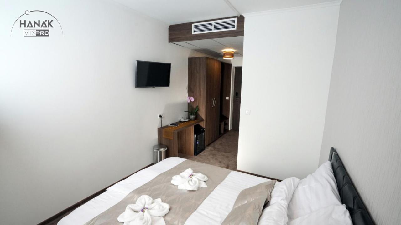 Hotel Irisz นีเรกฮาซา ภายนอก รูปภาพ